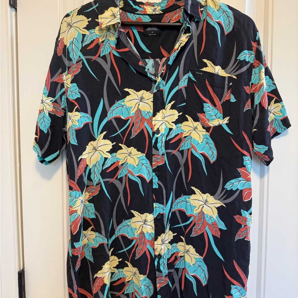 Rip Curl Hawaiian Shirt Button Up Mens Medium Floral Tropical Surf Beach Vaca